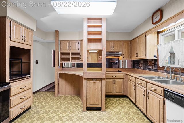 12524 Linden Road, Fenton Charter Township, MI 48451