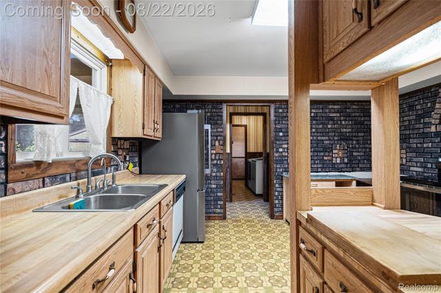 12524 Linden Road, Fenton Charter Township, MI 48451