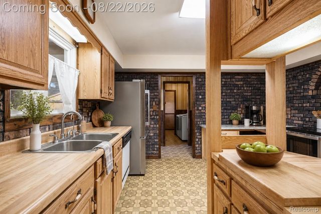 12524 Linden Road, Fenton Charter Township, MI 48451