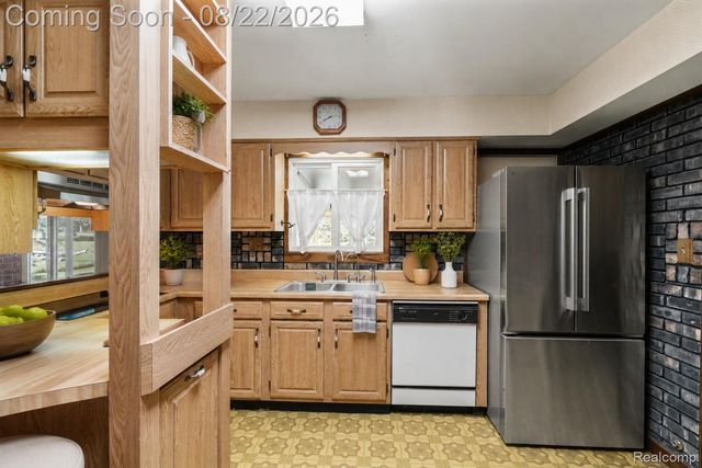 12524 Linden Road, Fenton Charter Township, MI 48451