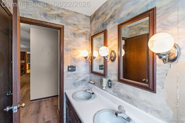 12524 Linden Road, Fenton Charter Township, MI 48451