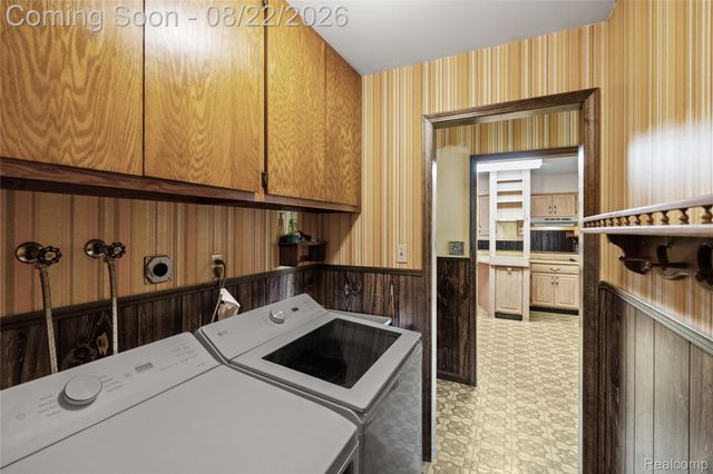 12524 Linden Road, Fenton Charter Township, MI 48451