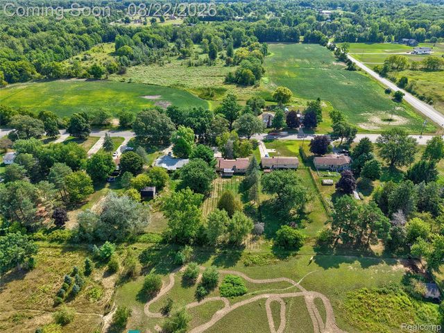 12524 Linden Road, Fenton Charter Township, MI 48451