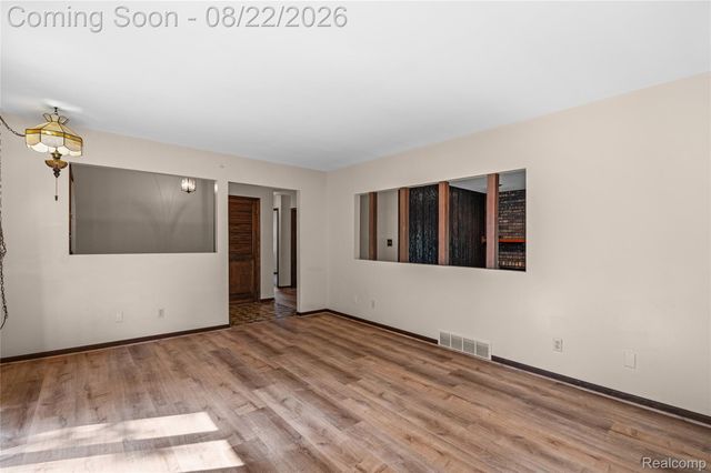 12524 Linden Road, Fenton Charter Township, MI 48451