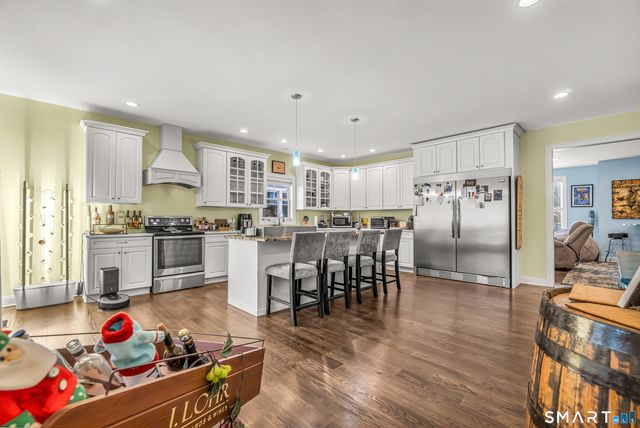 24 Anderson Avenue, Milford, CT 06460