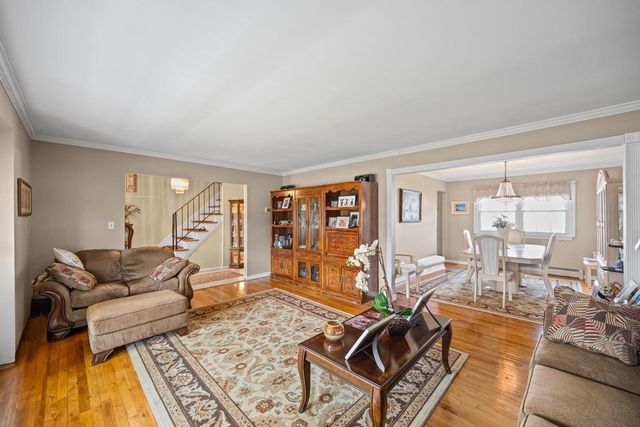 1913 Jackson Avenue, West Islip, NY 11795