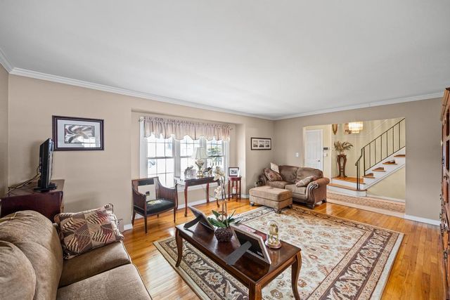 1913 Jackson Avenue, West Islip, NY 11795
