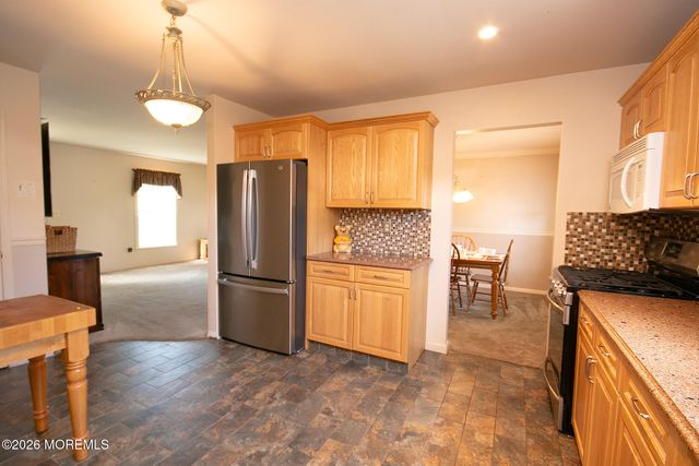 41 Alberta Avenue, North Middletown, NJ 07748