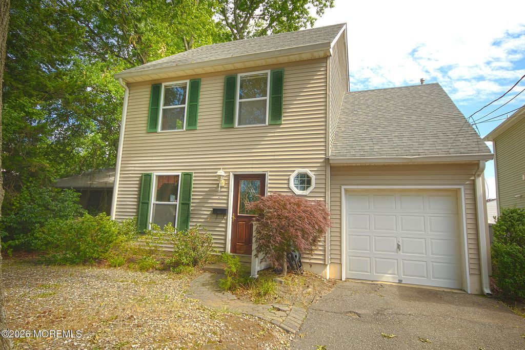 41 Alberta Avenue, North Middletown, NJ 07748