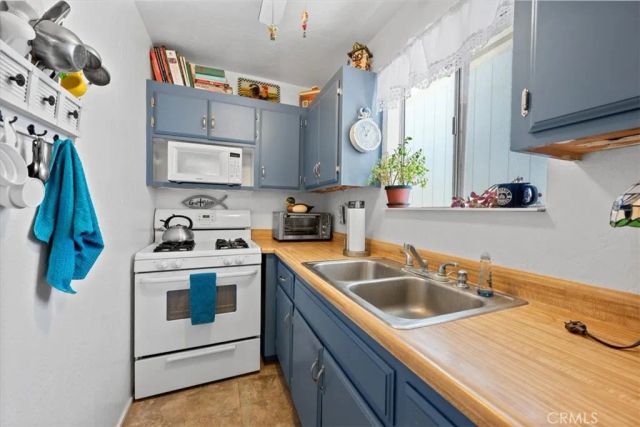 323 W Fairway Boulevard, Big Bear City, CA 92314