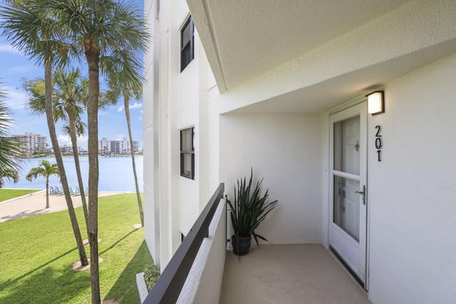 19800 N SANDPOINTE BAY N Drive N 201, Tequesta, FL 33469