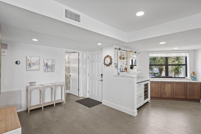 19800 N SANDPOINTE BAY N Drive N 201, Tequesta, FL 33469