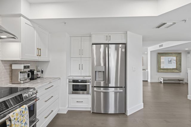19800 N SANDPOINTE BAY N Drive N 201, Tequesta, FL 33469