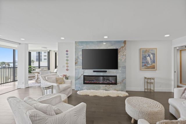 19800 N SANDPOINTE BAY N Drive N 201, Tequesta, FL 33469