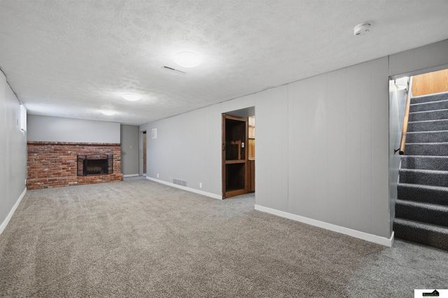 8340 Chestnut Lane, Lincoln, NE 68510