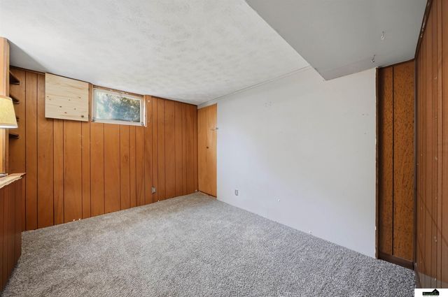 8340 Chestnut Lane, Lincoln, NE 68510