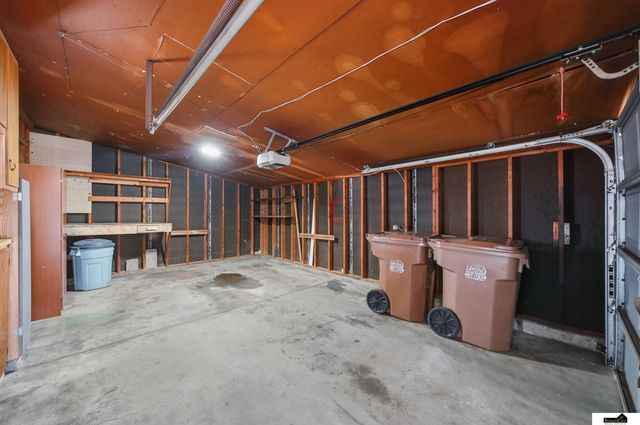 8340 Chestnut Lane, Lincoln, NE 68510