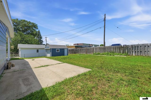 8340 Chestnut Lane, Lincoln, NE 68510