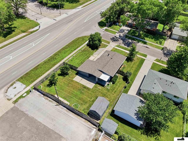 8340 Chestnut Lane, Lincoln, NE 68510