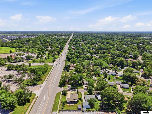 8340 Chestnut Lane, Lincoln, NE 68510