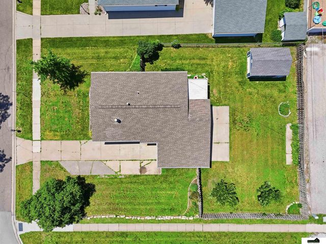 8340 Chestnut Lane, Lincoln, NE 68510