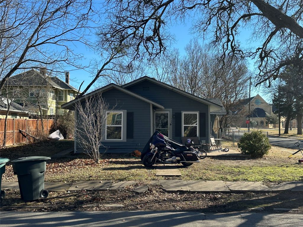 723 S Elm Street, Sherman, TX 75090