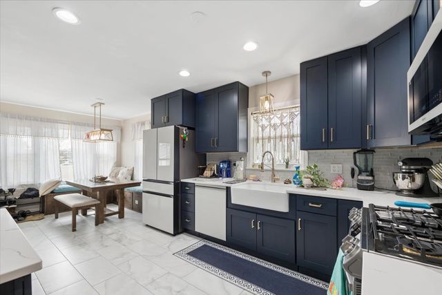 8657 W Lyndale Avenue, River Grove, IL 60171