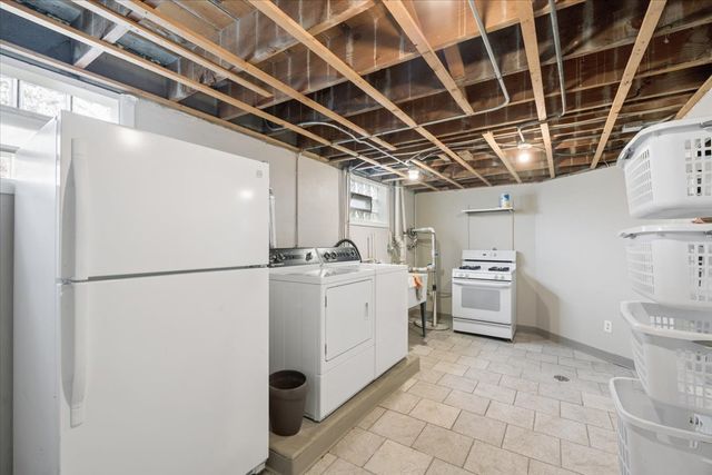 8657 W Lyndale Avenue, River Grove, IL 60171