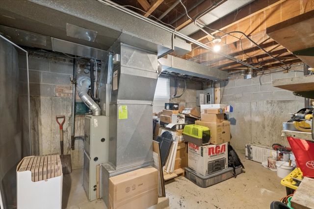 8657 W Lyndale Avenue, River Grove, IL 60171