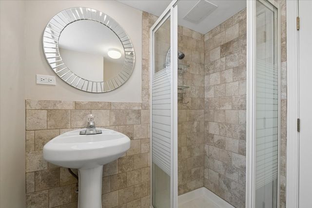 8657 W Lyndale Avenue, River Grove, IL 60171