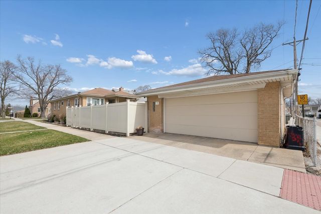 8657 W Lyndale Avenue, River Grove, IL 60171