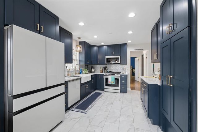 8657 W Lyndale Avenue, River Grove, IL 60171