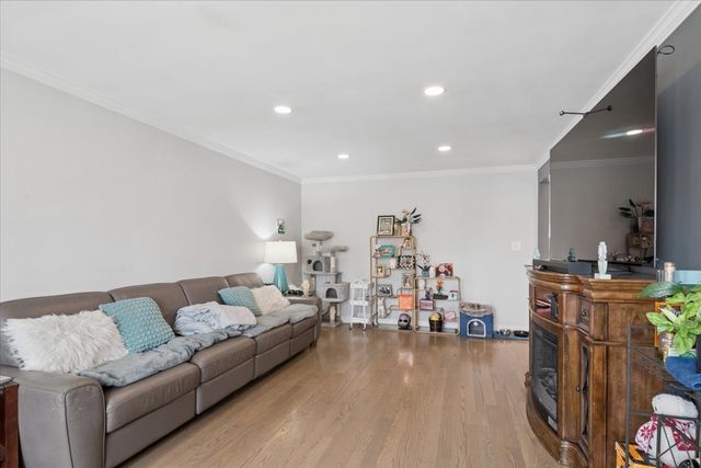 8657 W Lyndale Avenue, River Grove, IL 60171