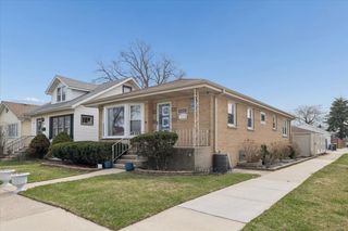 8657 W Lyndale Avenue, River Grove, IL 60171