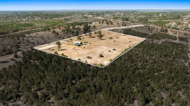 935 Highway 21 E, Paige, TX 78602