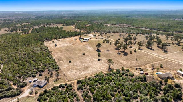 935 Highway 21 E, Paige, TX 78602