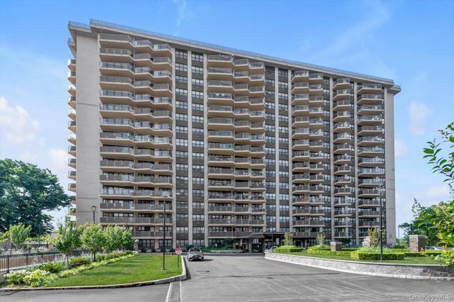 1805 215th Street 5C, Bayside, NY 11360