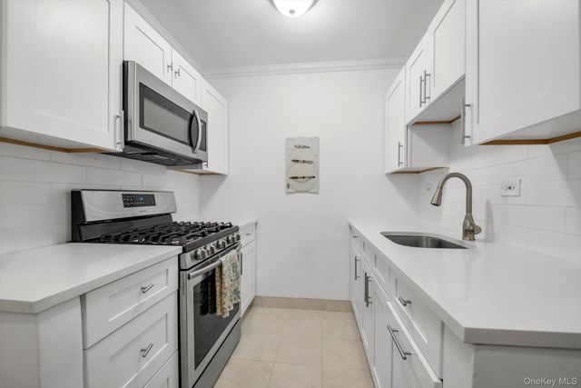 1805 215th Street 5C, Bayside, NY 11360
