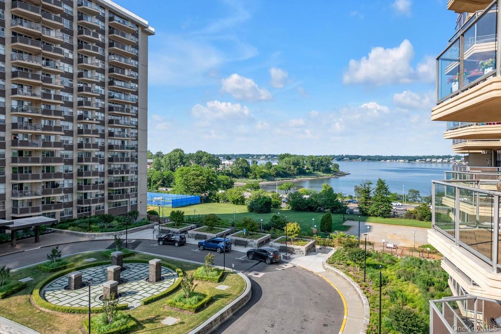 1805 215th Street 5C, Bayside, NY 11360