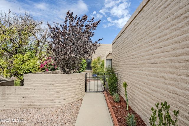 2279 E Camino Río, Tucson, AZ 85718