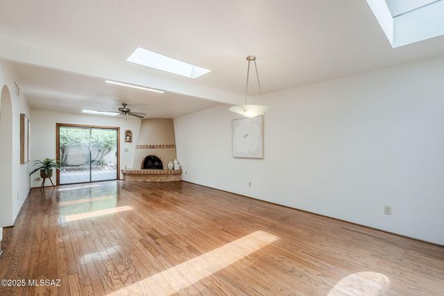 2279 E Camino Río, Tucson, AZ 85718