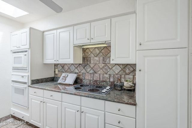 2279 E Camino Río, Tucson, AZ 85718