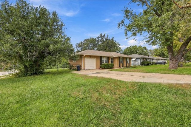 9416 Manchester Avenue, Kansas City, MO 64138