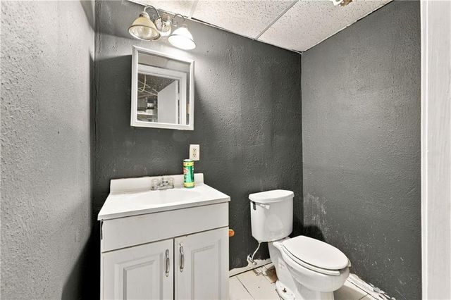 9416 Manchester Avenue, Kansas City, MO 64138