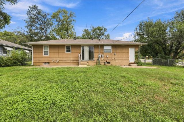 9416 Manchester Avenue, Kansas City, MO 64138