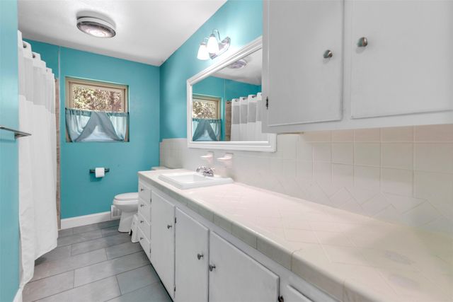 1228 Woodlawn Circle, Denison, TX 75020