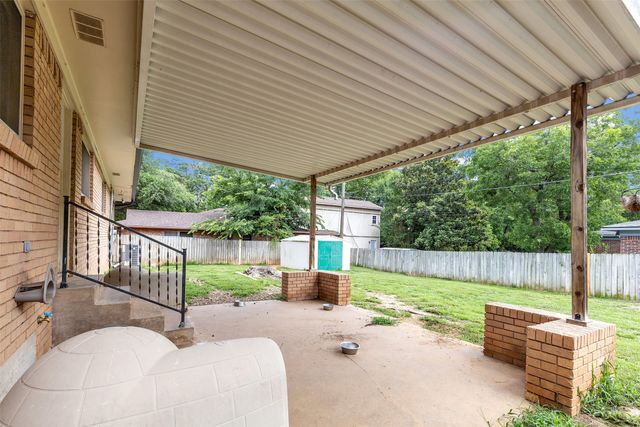 1228 Woodlawn Circle, Denison, TX 75020