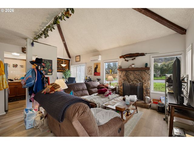 2709 E 16th Ave, Eugene, OR 97403