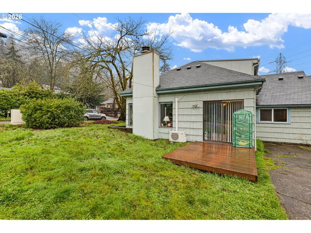 2709 E 16th Ave, Eugene, OR 97403