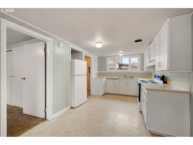 2709 E 16th Ave, Eugene, OR 97403